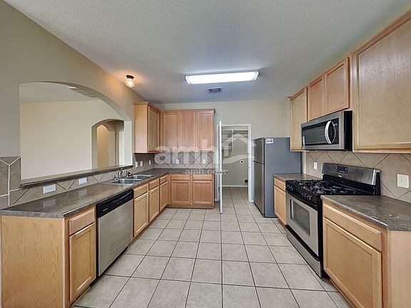 3rd image of 3644 Sandy Brook Dr