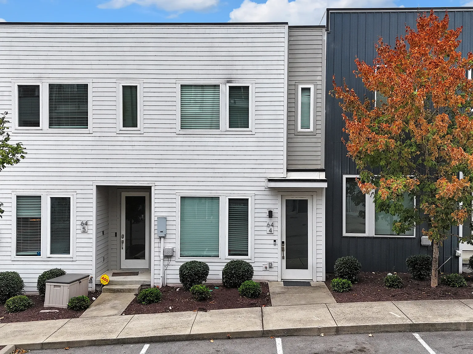 3 bed, 2.5 bath, 1453 sqft, $3,600 — Photo 1