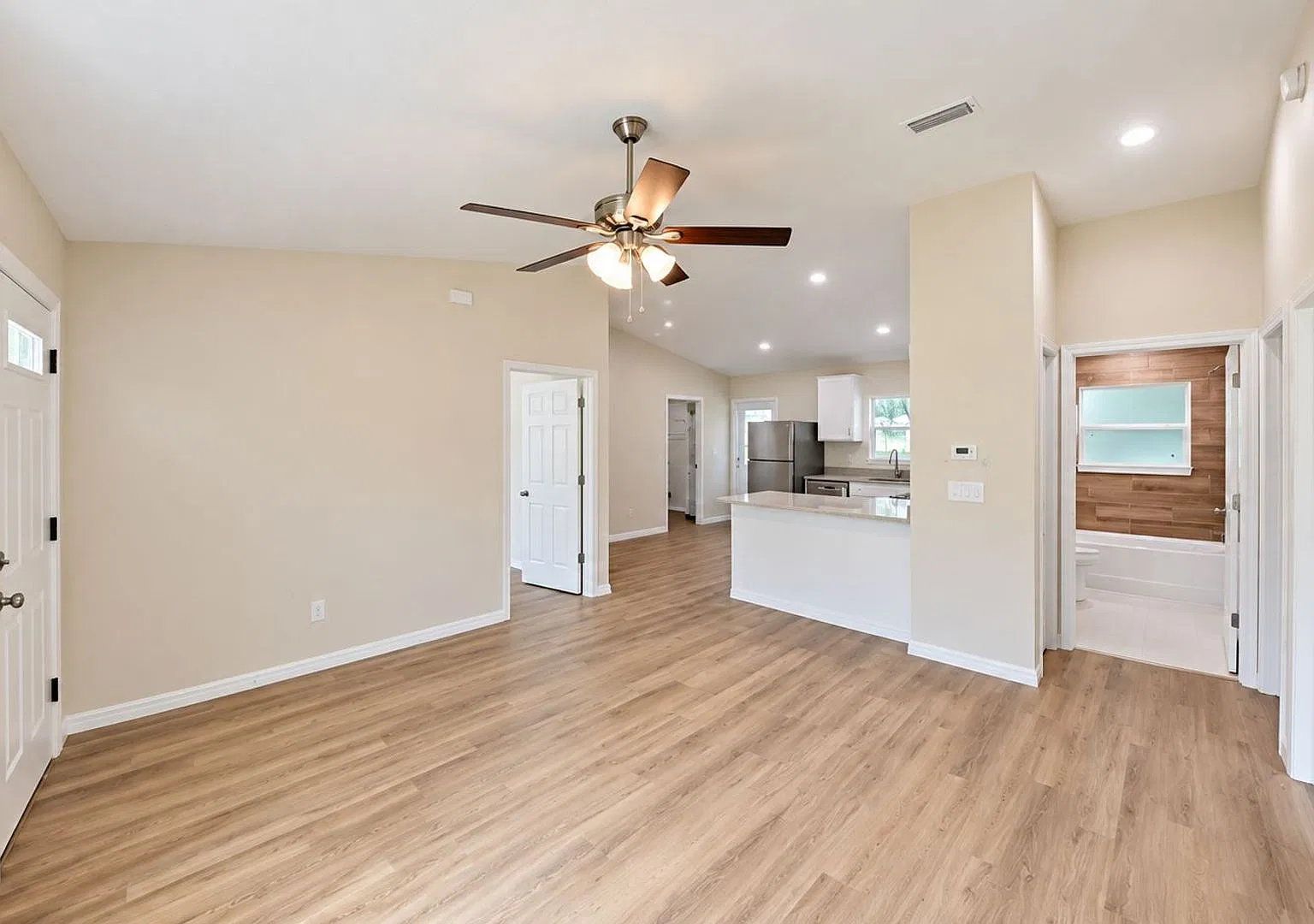 Brand New 3 Bedroom, 2 Bath Home Dunnellon — Photo 2