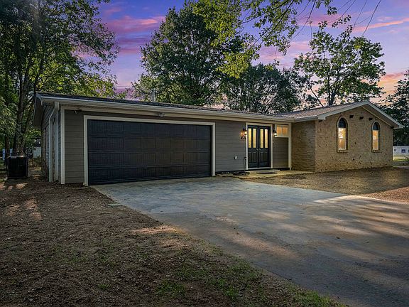5th image of 2101 S Emma Ave