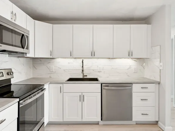 35 Andrew Street #12, Manchester, NH 03104