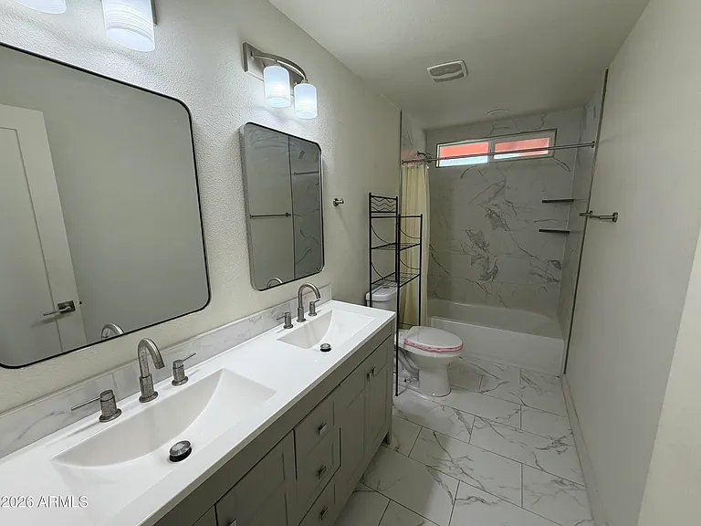3722 S Grandview Ave — Photo 9