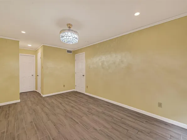 10075 Westpark Dr APT 84, Houston, TX 77042
