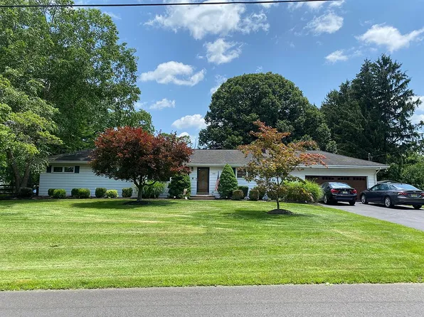 213 Glen Crest Dr, Branchburg, NJ 08853