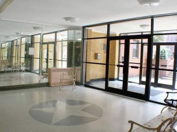 3025 Ocean Avenue image 1 of 2