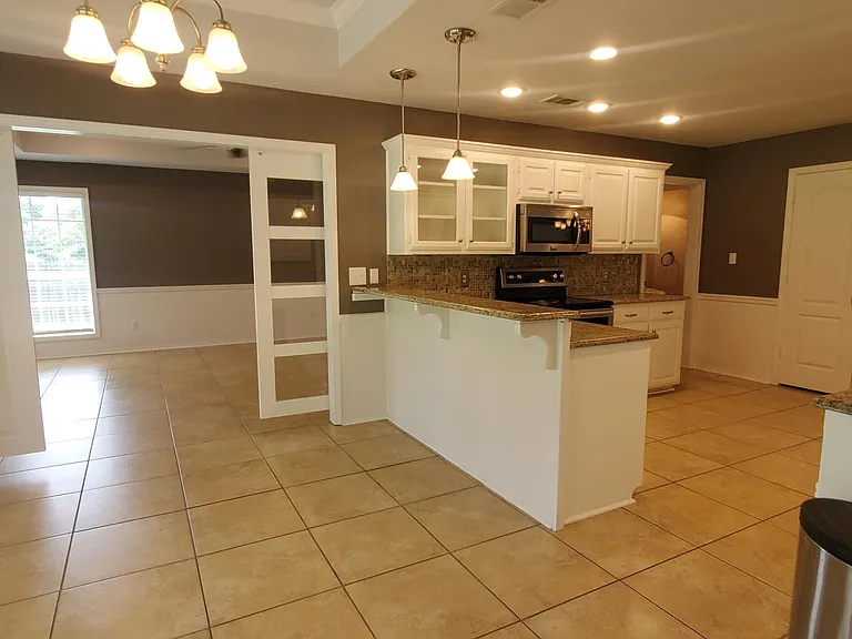18257 Springmill Ct — Photo 22