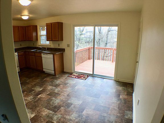 3rd image of 166 Country Park Dr