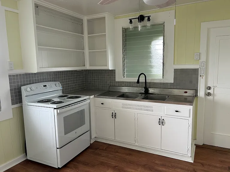 217 Haihai St — Photo 3
