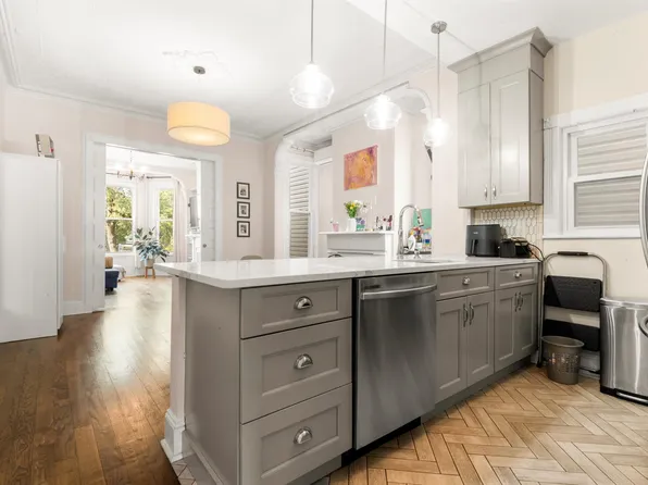 106 Reservoir Avenue image 5 of 27