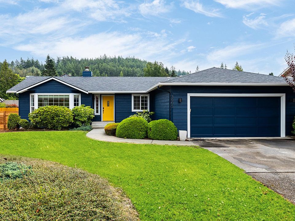 Nice sized front yard on quite street near Cranberry Lake and Anacortes Forest Lands trails