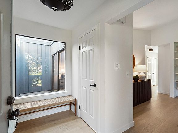 3rd image of 21 Hyannis Cove