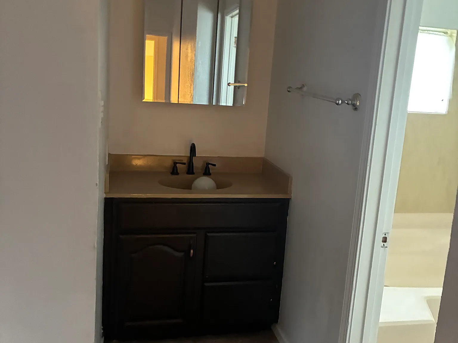 3 bed, 1581 sqft, $1,800 — Photo 3