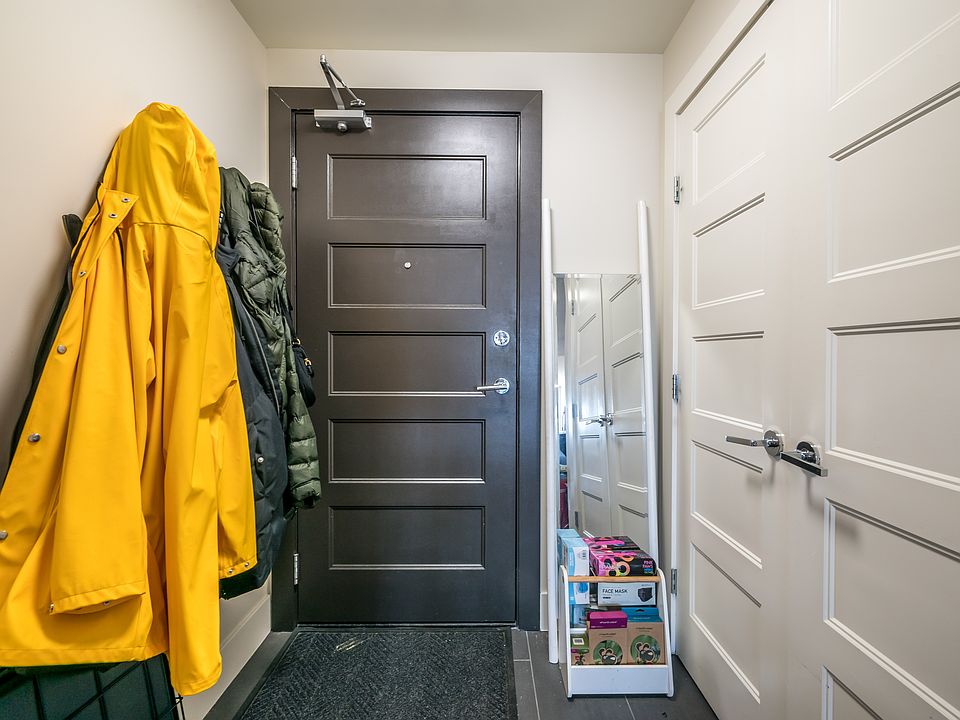 1st image of 15 Kings Wharf Pl #806