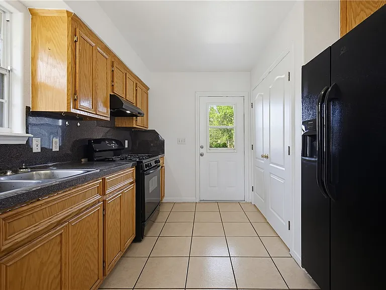 4214 Barrera Dr — Photo 7