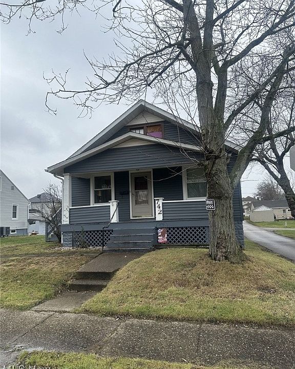 1st image of 742 Caldwell St