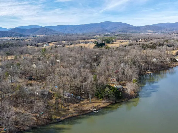 425 Westwood Rd, Stanardsville, VA 22973