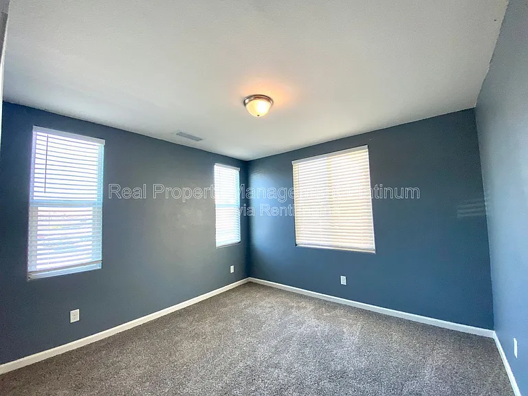 2534 Mustang Dr — Photo 10