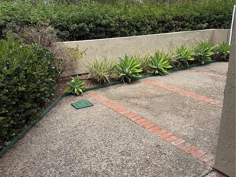 69 Stanford Ct — Photo 17