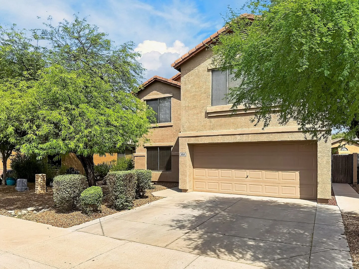 Beautiful 4 Bdrm 2.5 Ba Home In Johnson Ranch With Golf Course And 2 Community Pools — Photo 2