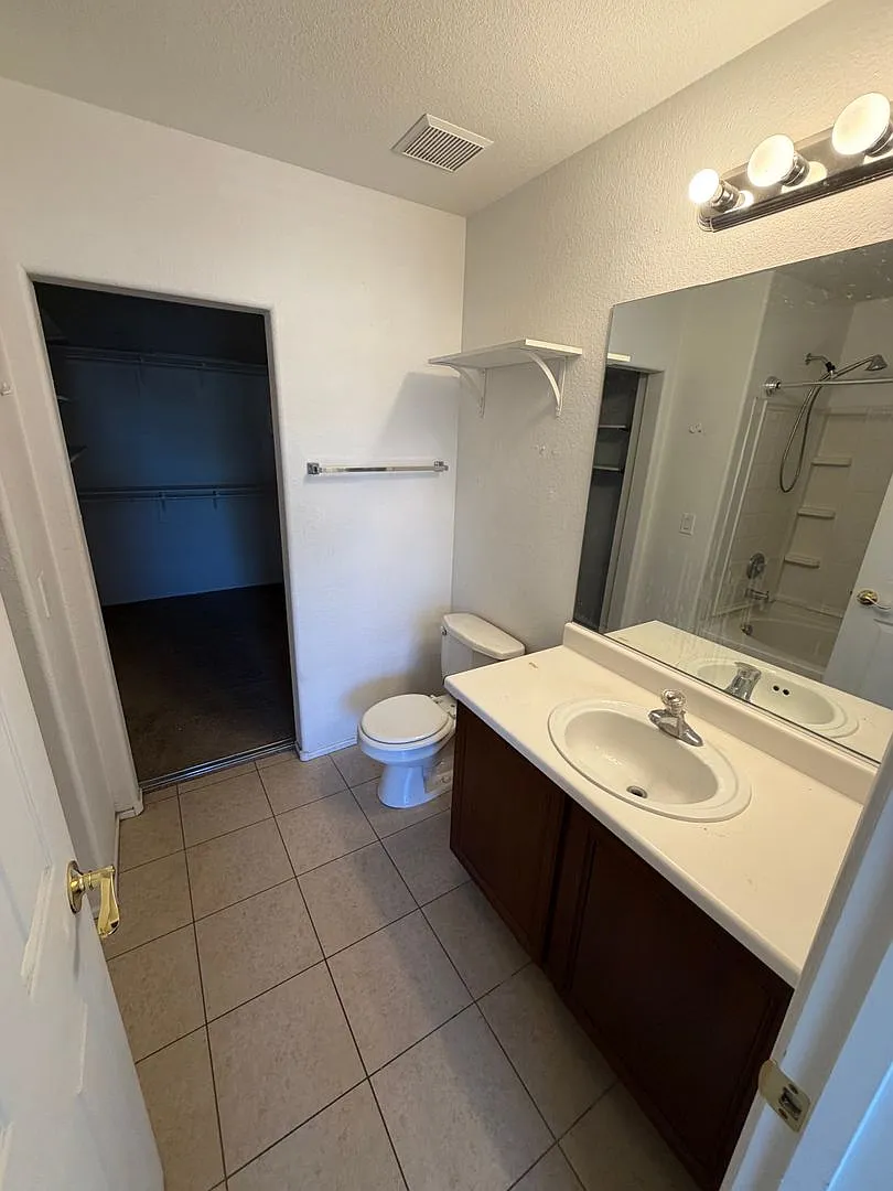 Charming 3 Bedroom Home in Southwest Las Vegas — Photo 3