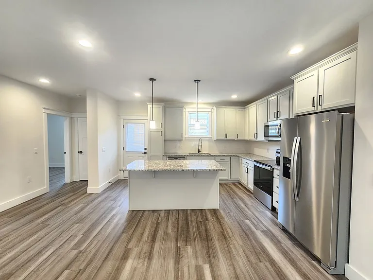 1128 Blueview Dr — Photo 13