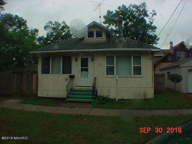 1st image of 217 E Larch Ave