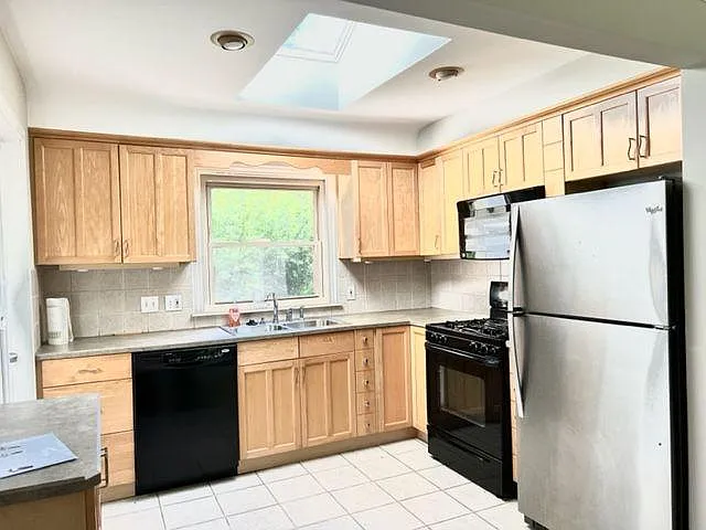 4261 Samoset Rd — Photo 3