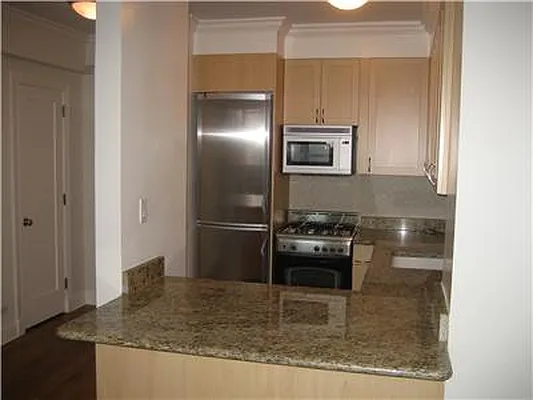 Rented by NextStopNY | media 137