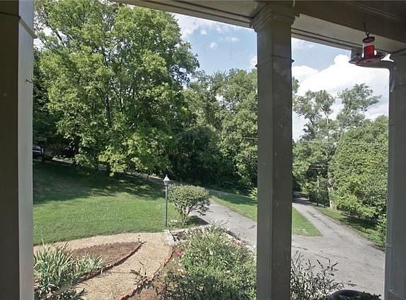 2nd image of 1205 Saxon Dr