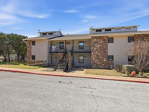 2nd image of 3033 Hells Gate Loop #E207