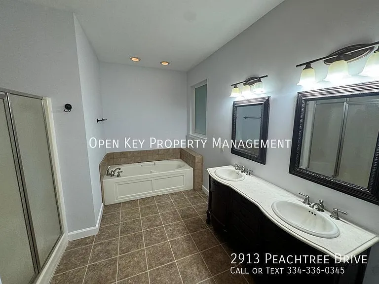 2913 Peachtree Dr — Photo 14