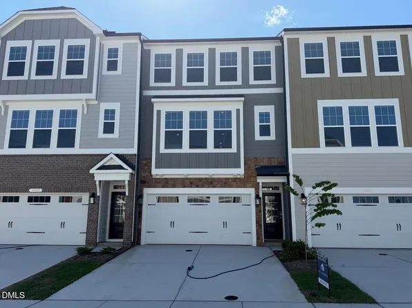 10027 Secluded Garden Dr #162, Apex, NC 27523