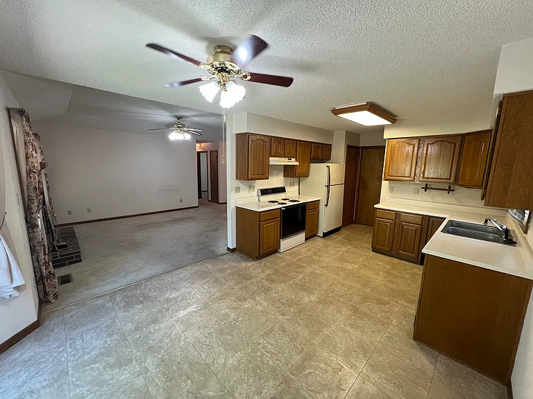 2812 SW Stutley Rd — Photo 3