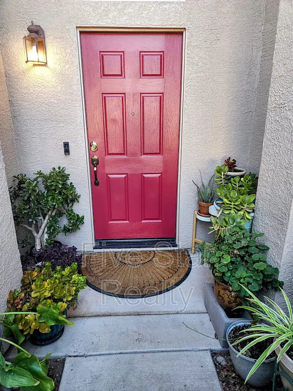 2342 Oregon Way photo 1
