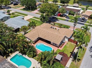 8370 NW 24th Ct, Pembroke Pines, FL 33024