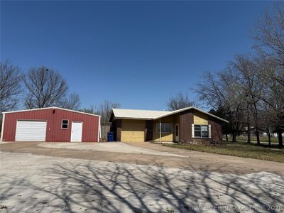706 W Bushyhead Ave, Nowata, OK, 74048