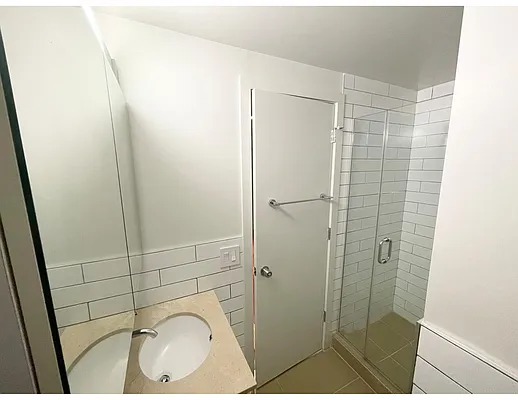 Rented by REAL New York | media 14