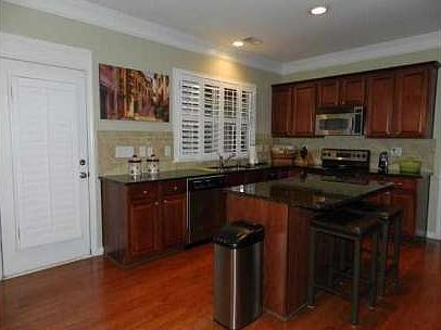 4th image of 402 Gael Way