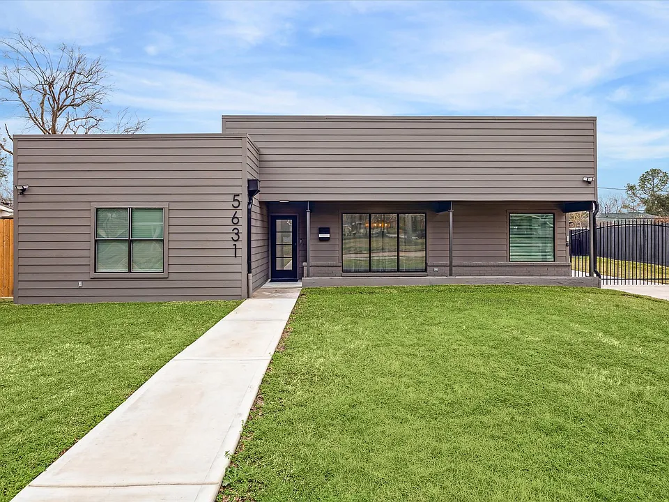5631 Cerritos Dr