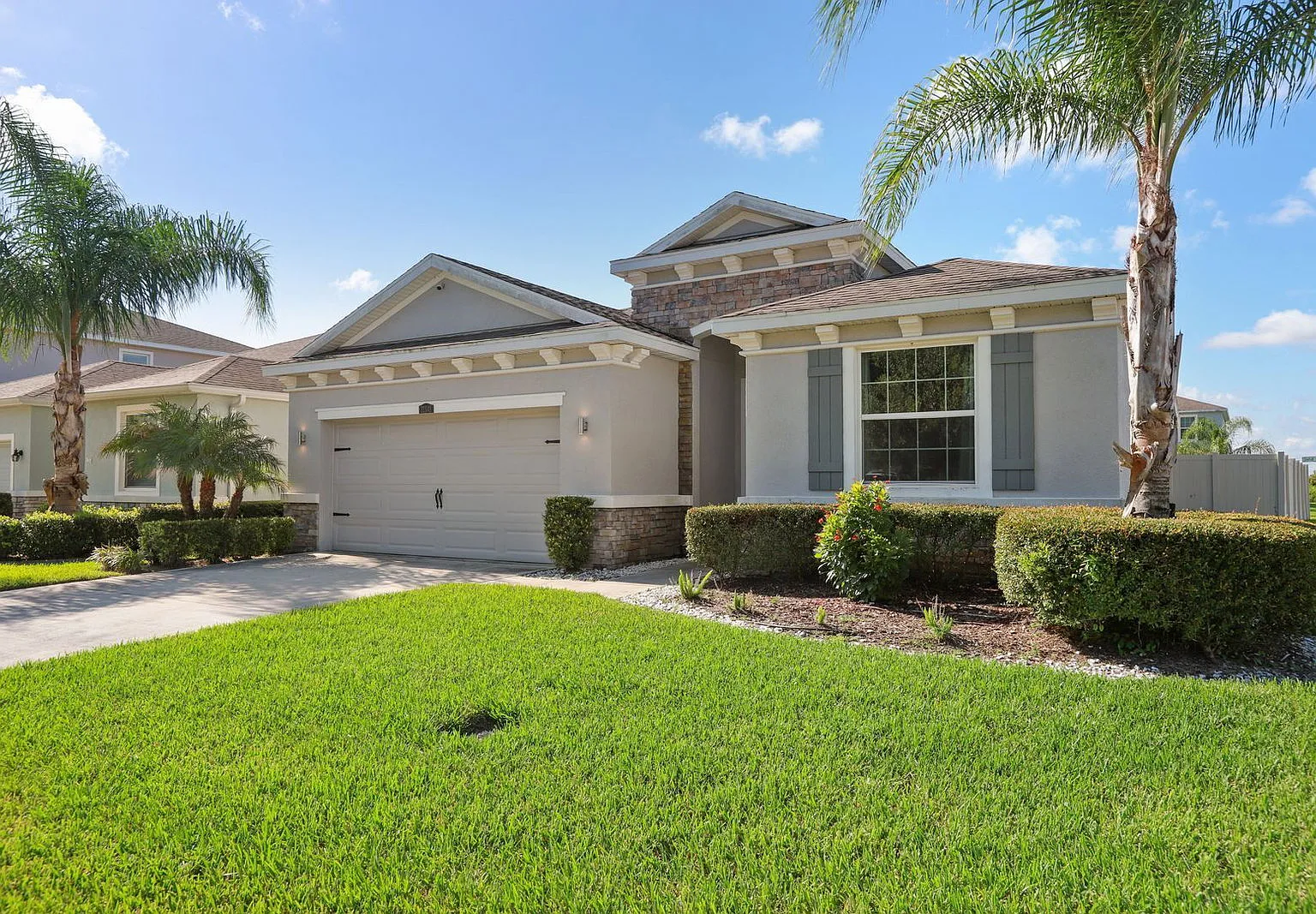 4 bed, 2.5 bath, 2045 sqft, $2,950 — Photo 2
