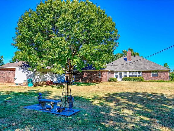 4th image of 2414 Jolinda Ln