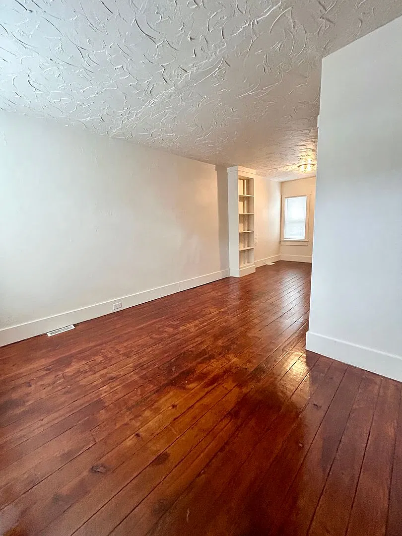 Beautifully Updated Home in Lancaster City! — Photo 2