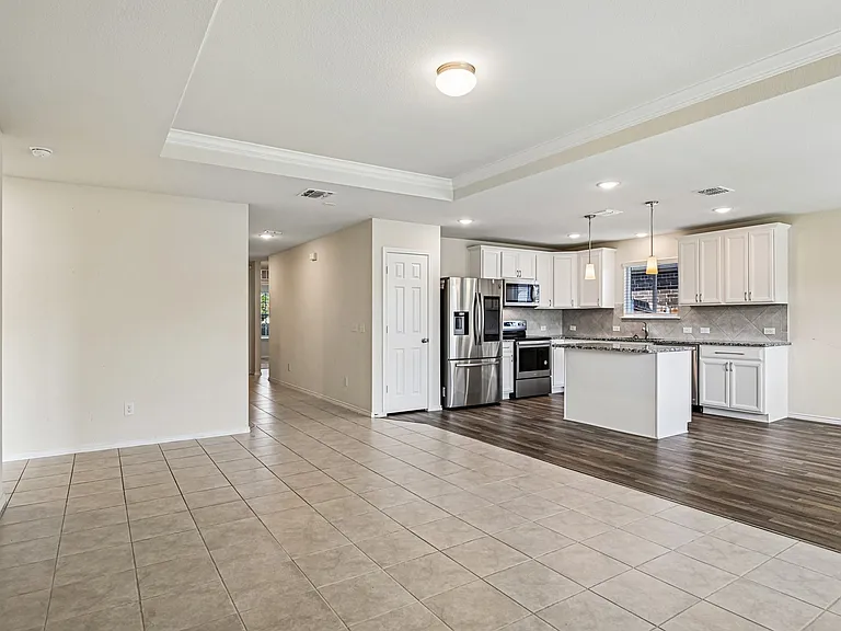 9121 Lookout Point — Photo 4