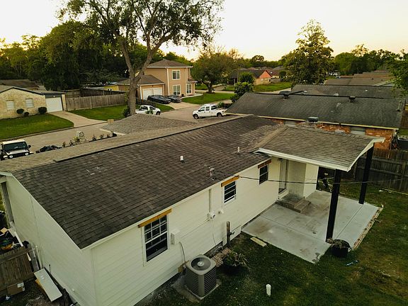 2nd image of 1723 Canary Cir