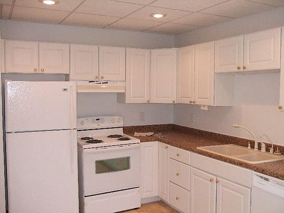 5th image of 4852 Carrollton Ave