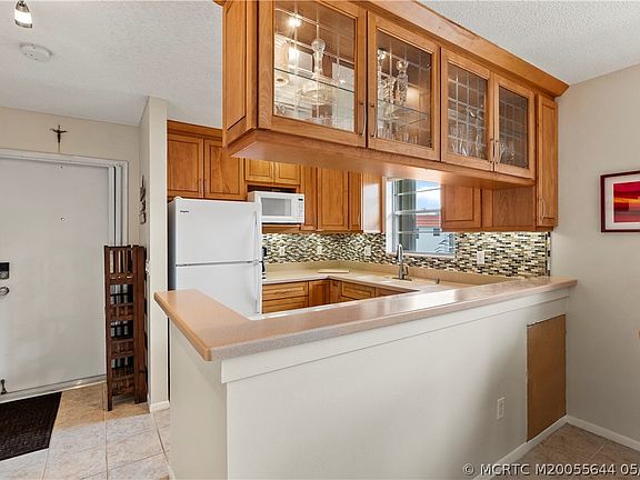 4th image of 2600 SE Ocean Blvd APT Ee-15