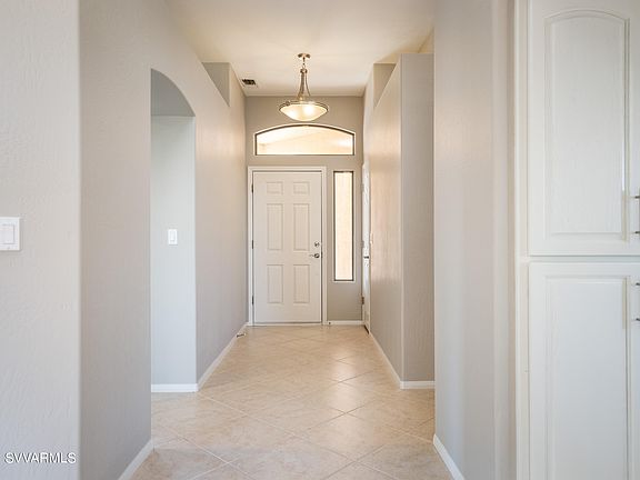 4th image of 1300 E Crestview Dr