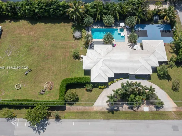 412 NE 2nd St, Pompano Beach, FL 33060