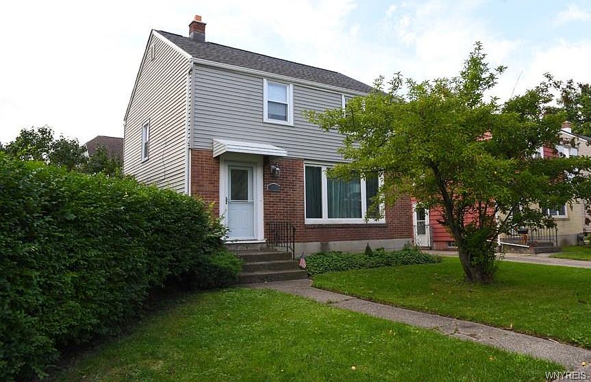 1st image of 297 Taunton Pl