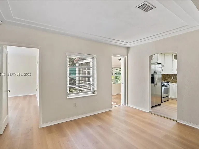 2460 SW 24th St — Photo 10